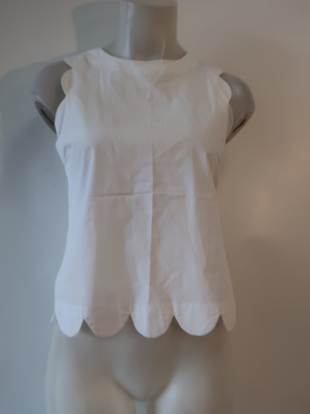 Womens English Factory (Item- 97) White Scalloped Trim Tunic Shirt Top S
